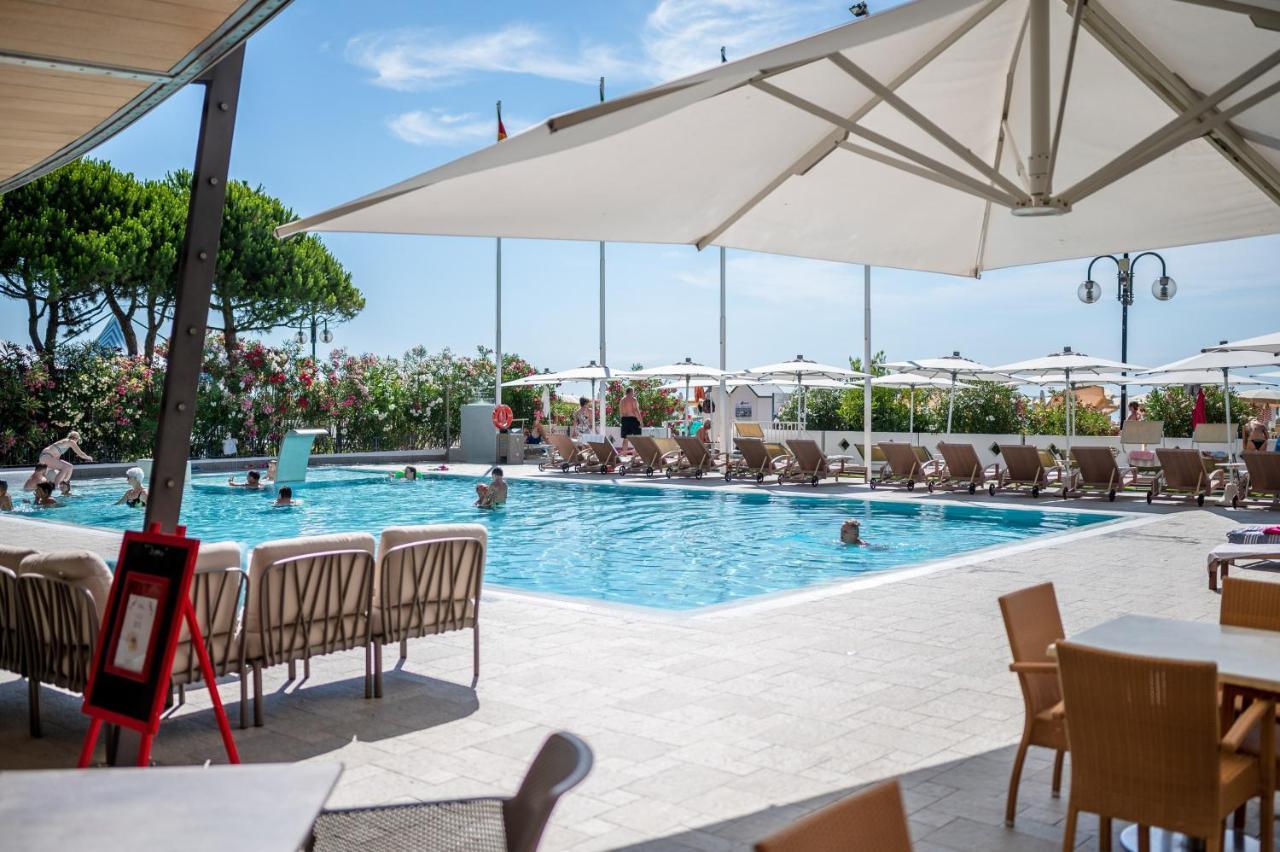 Hotel Cesare Augustus Lido di Jesolo Exterior foto