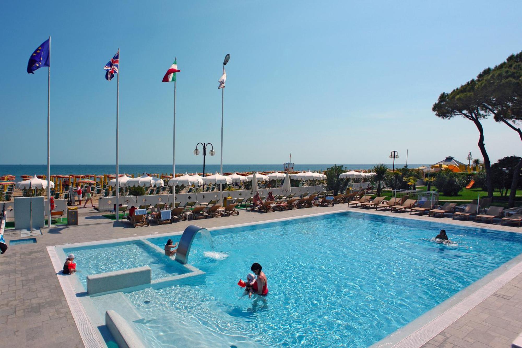 Hotel Cesare Augustus Lido di Jesolo Exterior foto