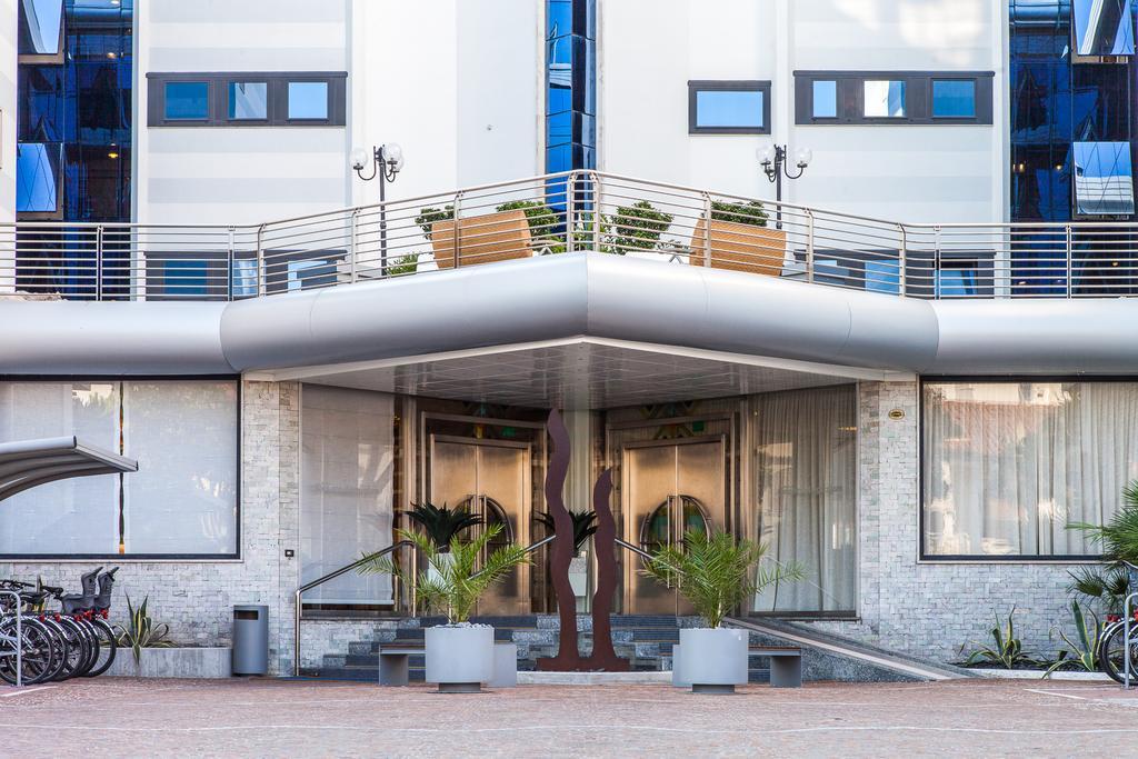 Hotel Cesare Augustus Lido di Jesolo Exterior foto